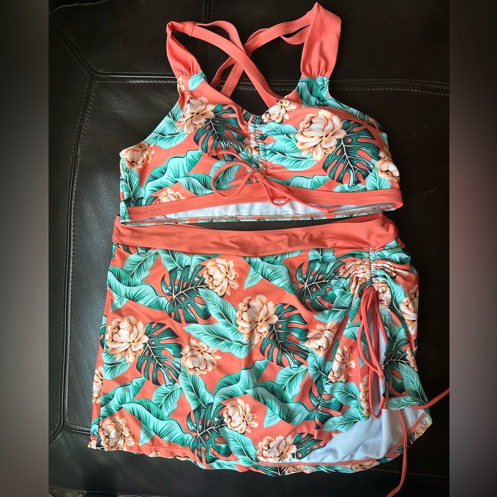 SHEIN Coral Green Tropical Floral Swim Set
